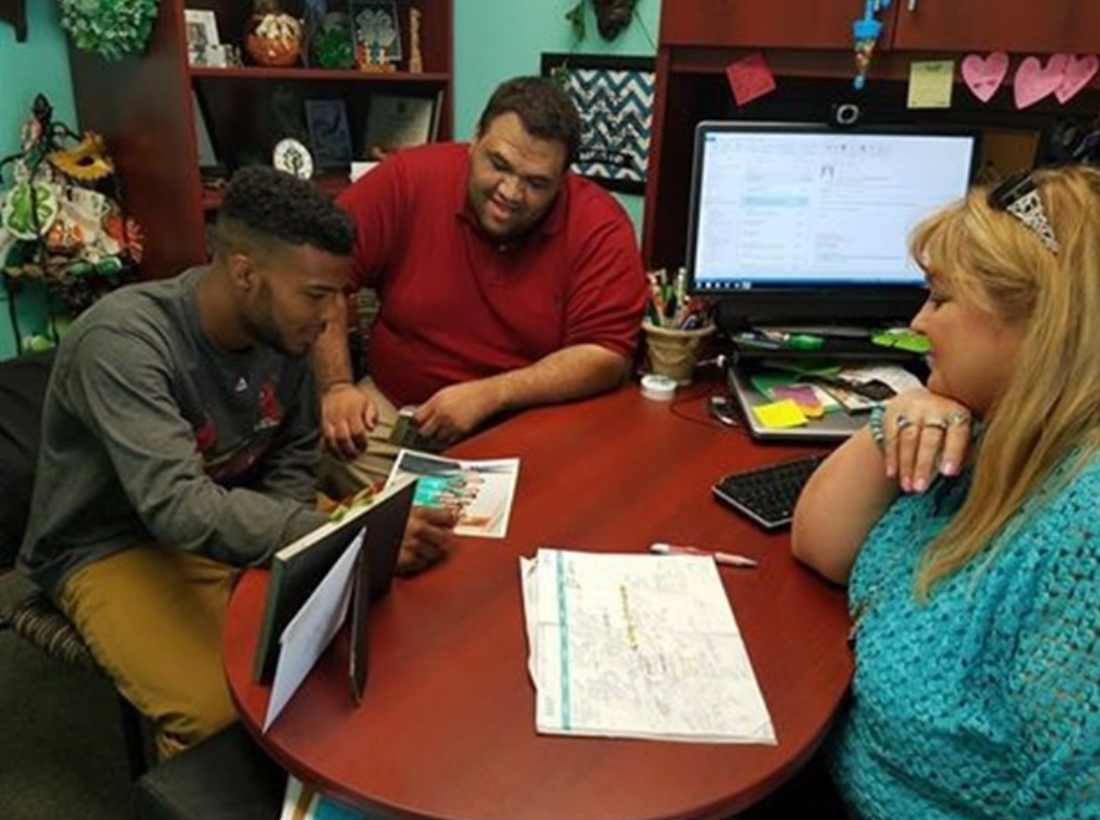 4-H Works - Sra Jalin Curry, former Madison County 4-H'er, came by to visit Kane Reeves and Sharon Tubbs