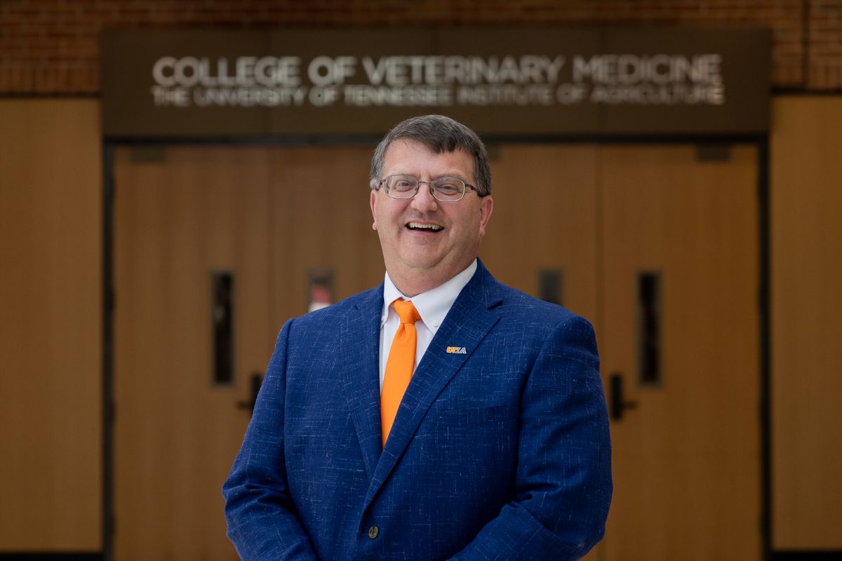 UCVM Dean Paul Plummer